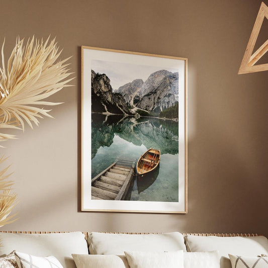 Quadro lago di montagna con barca: vista 2 del prodotto