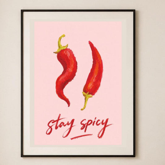 Poster digitale Stay Spicy con peperoncini rossi, arte pop da cucina