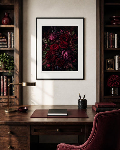 Quadro bouquet floreale scuro - Fioritura cremisi, stampa, tela o cornice