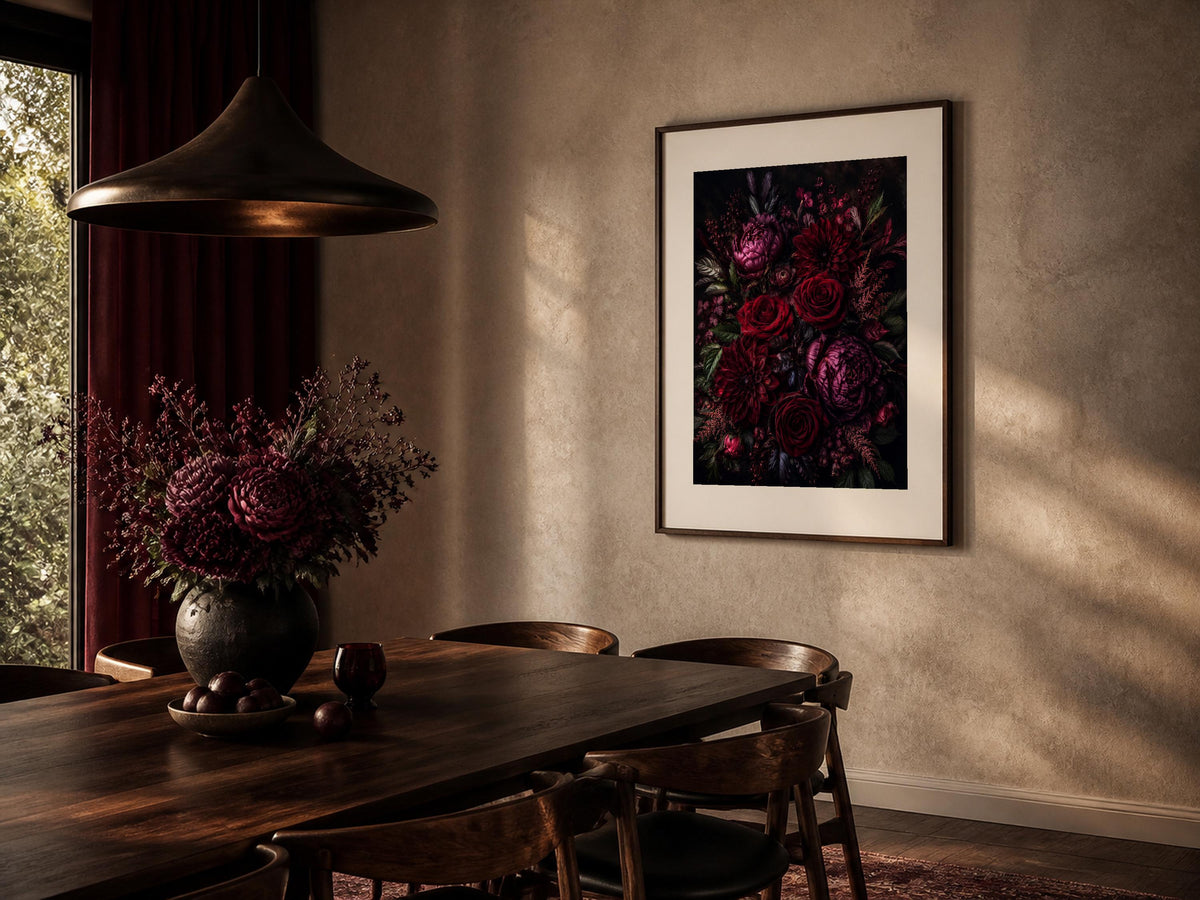 Quadro bouquet floreale scuro - Fioritura cremisi, stampa, tela o cornice