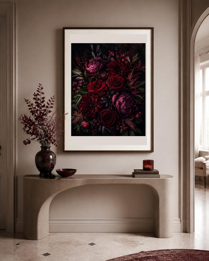 Quadro bouquet floreale scuro - Fioritura cremisi, stampa, tela o cornice